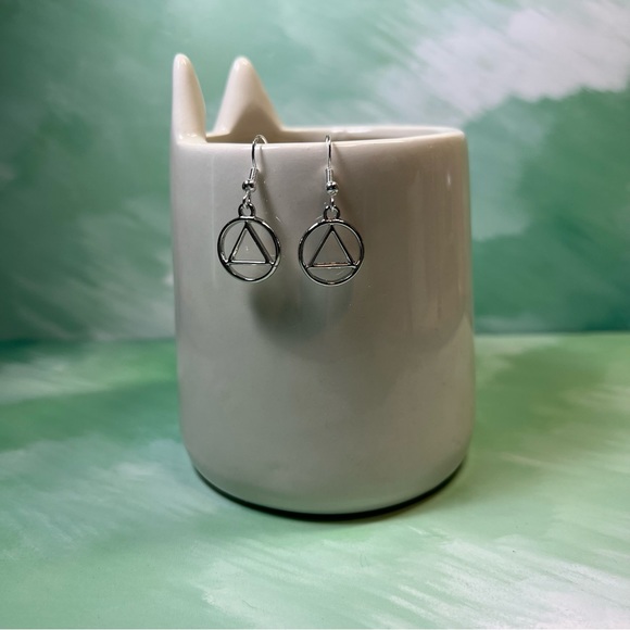 ALCOHOLICS ANONYMOUS SYMBOL EARRINGS BE PROUD OF YOUR RECOVERY - Picture 1 of 5